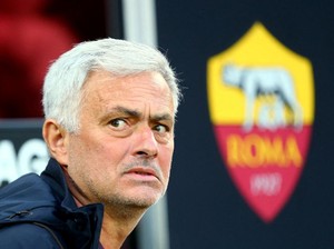 Mourinho Bangga Bisa Catat Sejarah di Roma Meski Dipecat
