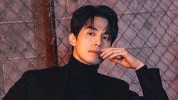 Lee Dong Wook Rayakan Pemakzulan Yoon Suk Yeol