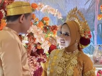 Dewi Perssik Lewat, Putri DA Terima Uang Panai Rp 2 M