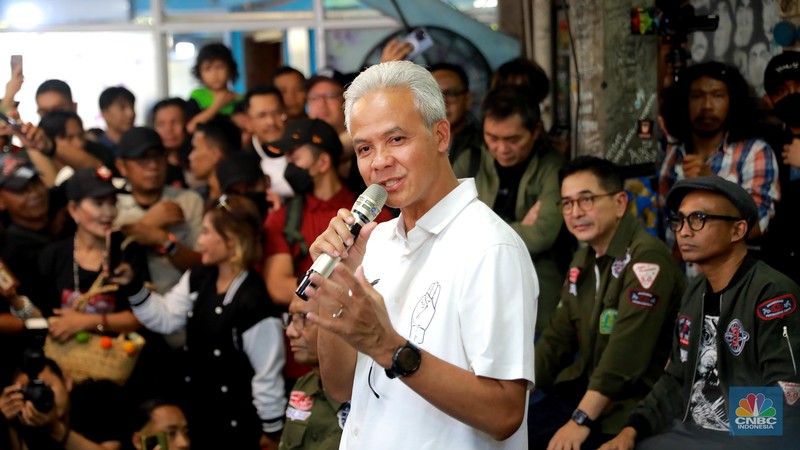 Slank Deklarasi Dukung Ganjar-Mahfud MD Slank Deklarasi Dukung Ganjar-Mahfud MD. (CNBC Indonesia/Muhamad Sabki)