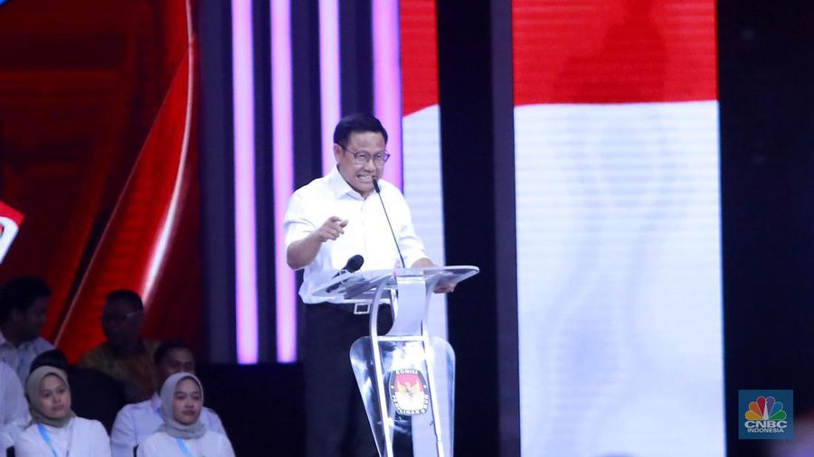 Calon wakil presiden nomor urut 1 Muhaimin Iskandar  menyampaikan gagasannya saat debat calon wakil presiden Pemilu 2024 di JCC, Jakarta, Minggu, (21/1/2023). (CNBC Indonesia/Muhammad Sabki)