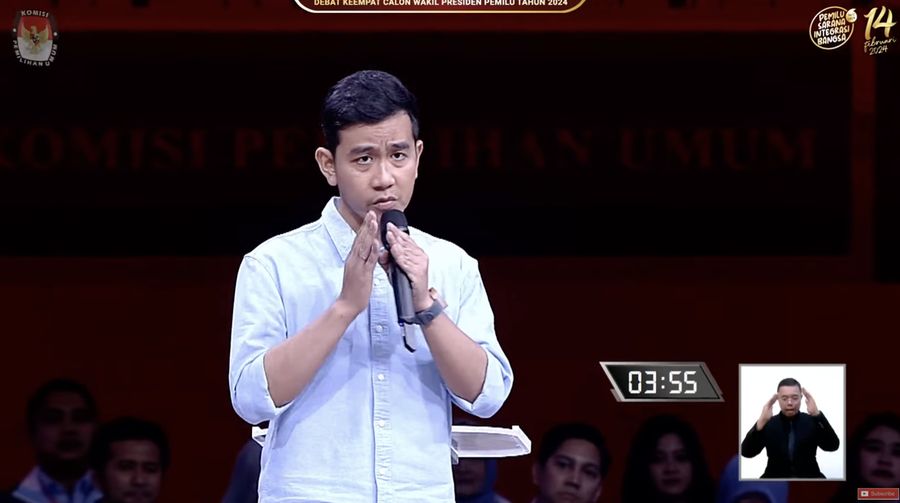 Cawapres nomor urut dua Gibran Rakabuming Raka menyampaikan gagasanya saat debat calon wakil presiden Pemilu 2024 di JCC, Jakarta, Minggu, (21/1/2023). (CNBC Indonesia/Tangkapan layar KPU RI)