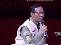 Tutup Debat Cawapres, Mahfud Nyanyikan Lagu Lawas Ebiet G. Ade