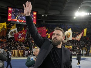De Rossi Start Sip di Roma, Totti Kasih Pujian dan Candaan