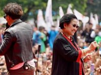 Megawati Curhat Disuruh Sabar, Sabar, Sabar Sama Puan-Prananda