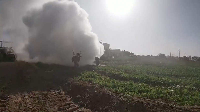 Militer Israel merilis foto-foto temuannya pasca menyusuri terowongan sepanjang satu kilometer (km) yang diklaim milik Hamas di Jalur Gaza. Militer Israel merilis foto-foto temuannya pasca menyusuri terowongan sepanjang satu kilometer (km) yang diklaim milik Hamas di Jalur Gaza. (Tangkapan Layar Video Reuters/ISRAELI ARMY HANDOUT)