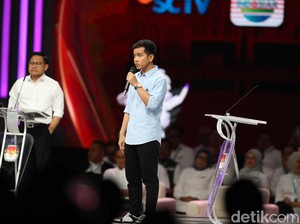 Tom Lembong Bolak-balik Disebut Gibran Saat Debat