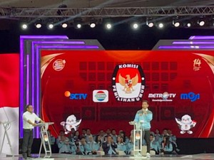 Momen Prabowo Tepuk Tangan Saat Dengar Jawaban Gibran ke Mahfud