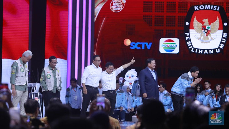 Pasangan Capres-Cawapres Anies Baswedan dan Muhaimin Iskandar tiba di JCC Senayan, Jakarta, Minggu (21/1/2024). (CNBC Indonesia/Faisal Rahman)
