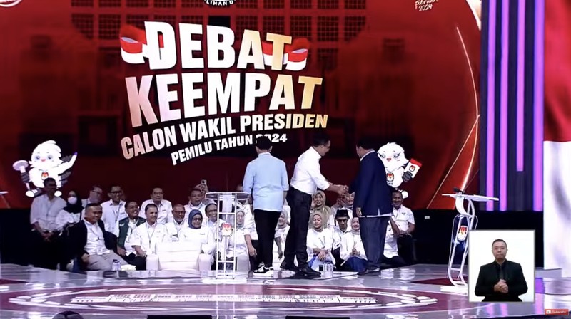Pasangan Capres-Cawapres Anies Baswedan dan Muhaimin Iskandar tiba di JCC Senayan, Jakarta, Minggu (21/1/2024). (CNBC Indonesia/Faisal Rahman) Pasangan Capres-Cawapres Anies Baswedan dan Muhaimin Iskandar tiba di JCC Senayan, Jakarta, Minggu (21/1/2024). (CNBC Indonesia/Faisal Rahman)