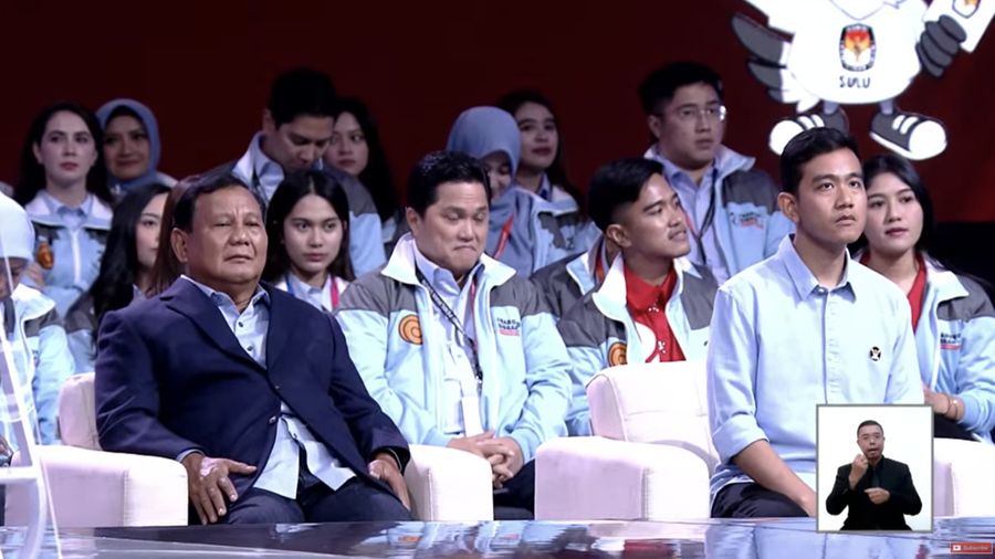 Pasangan Capres dan Cawapres nomor urut 2 Prabowo Subianto dan Gibran Rakabuming Raka dalam debat keempat calon wakil presiden Pemilu 2024 di JCC, Jakarta, Minggu, (21/1/2024). (Tangkapan Layar Youtube KPU RI)