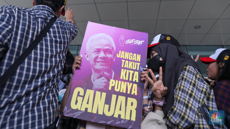 Pasangan Capres-Cawapres Anies Baswedan dan Muhaimin Iskandar tiba di JCC Senayan, Jakarta, Minggu (21/1/2024). (CNBC Indonesia/Faisal Rahman) Pasangan Capres-Cawapres Anies Baswedan dan Muhaimin Iskandar tiba di JCC Senayan, Jakarta, Minggu (21/1/2024). (CNBC Indonesia/Faisal Rahman)