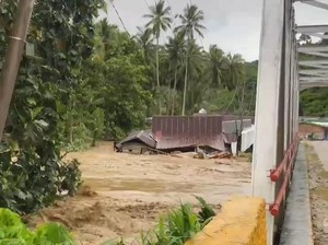3 Rumah di Kolaka Hanyut Terbawa Arus Sungai Ulu Konaweeha Meluap