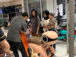 Video: Sepeda Listrik Banting Harga di Transmart Full Day Sale