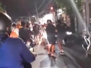 Pelatih MMA Hajar 2 Pria di Jalanan, Lalu Datangi Polsek Minta Maaf