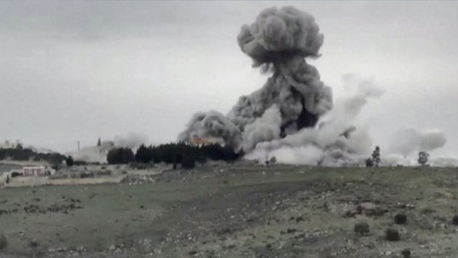 Angkatan Darat Israel merilis video yang menunjukkan serangan terhadap posisi Hezbollah di Lebanon Pada Minggu (21/1/2024). (Tangkapan Layar Video Reuters/ISRAELI ARMY HANDOUT)