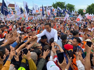 Anies Kampanye di Cikarang, Disambut Kerumunan Pendukung
