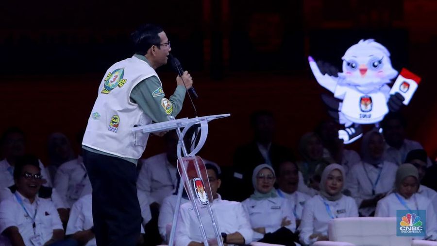 Cawapres no 3 Mahfud MD. (CNBC Indonesia/Muhamad Sabki)
