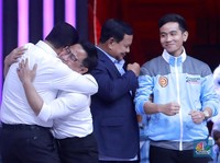 Momen Anies-Cak Imin Pelukan Erat Usai Debat Cawapres