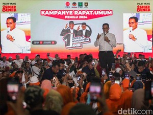 Momen Anies Bacakan Pantun Asam Sulfat yang Disambut Tawa Pendukung