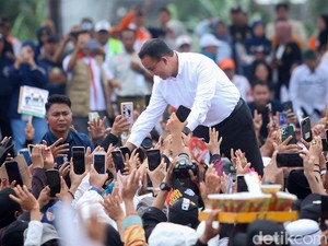 Anies Gelar Kampanye di Bekasi, Simpatisan Penuhi GOR Cikarang