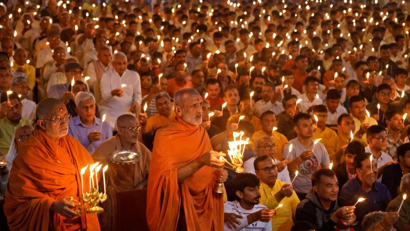 Perdana Menteri India Narendra Modi menghadiri pembukaan kuil agung dewa Hindu Lord Ram di Ayodhya, India, 22 Januari 2024. (India's Press Information Bureau/Handout via REUTERS)