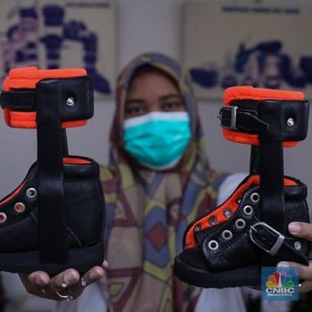 Ternyata Begini Proses Pembuatan Sepatu Khusus Penyandang Disabilitas
