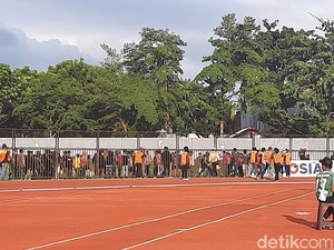 Panas! Laga Persipa Pati Vs Persijap Jepara Diwarnai Kericuhan Suporter