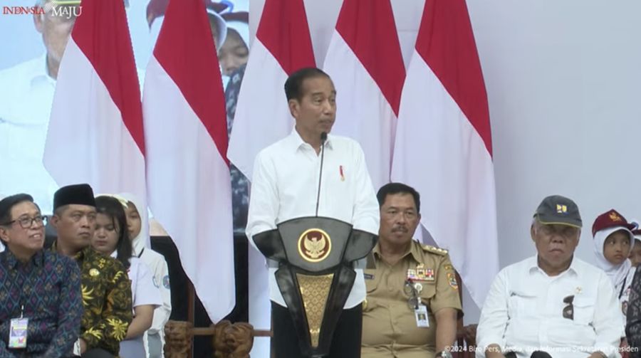 Presiden Jokowi Serahkan Bantuan Program Indonesia Pintar, Magelang, 22 Januari 2024. (Tangkapan Layar)