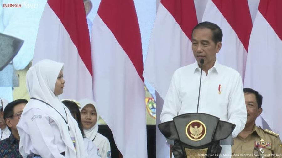 Presiden Jokowi Serahkan Bantuan Program Indonesia Pintar, Magelang, 22 Januari 2024. (Tangkapan Layar)
