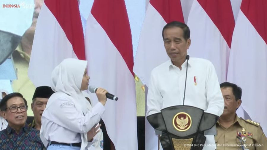 Presiden Jokowi Serahkan Bantuan Program Indonesia Pintar, Magelang, 22 Januari 2024. (Tangkapan Layar)