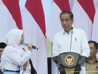 Bagikan Kartu Indonesia Pintar, Jokowi Jangan Dibelikan Pulsa