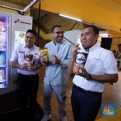 Vending Machine UMKM Bermunculan di Stasiun KA, Begini Penampakannya