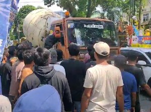 Pemprov Jambi Tetap Tutup Jalan Umum Meski Didemo Ricuh oleh Sopir Batu Bara