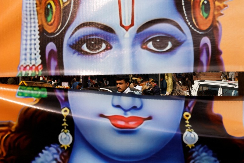 Perdana Menteri India Narendra Modi menghadiri pembukaan kuil agung dewa Hindu Lord Ram di Ayodhya, India, 22 Januari 2024. (India's Press Information Bureau/Handout via REUTERS)