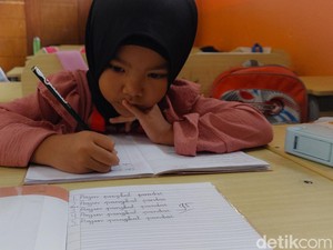 Kenalin Ini Queensa, Bocah SD Lembang yang Miliki Tulisan Rapi