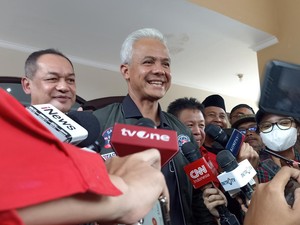 Ganjar Ungkap Pernah Sarankan Mahfud Mundur dari Jabatan Menteri