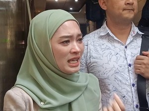 Inara Rusli Menangis gegera Virgoun Ngotot Penjarakan Dirinya