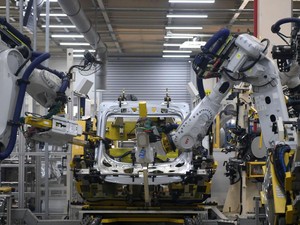 Populasi Turun, Pabrik China Beralih ke Pekerja Robot
