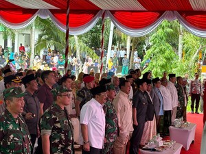Tiba di Bangkalan, Prabowo Disambut Emil Dardak-Pakde Karwo