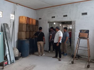 Timbun Puluhan Drum BBM Subsidi, Pria di Padang Ditangkap Polisi