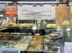 Pengunjung Marahi Pelayan Resto karena Tak Terima Harga Mahal