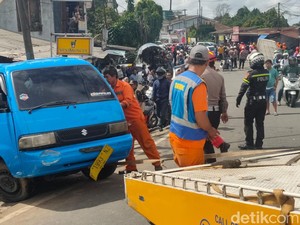 Total 9 Kendaraan Tabrakan Beruntun di Puncak Bogor: 5 Mobil dan 4 Motor