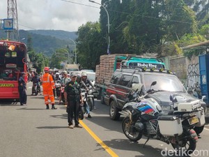 Identitas 14 Korban Tabrakan Beruntun 5 Kendaraan di Puncak Bogor
