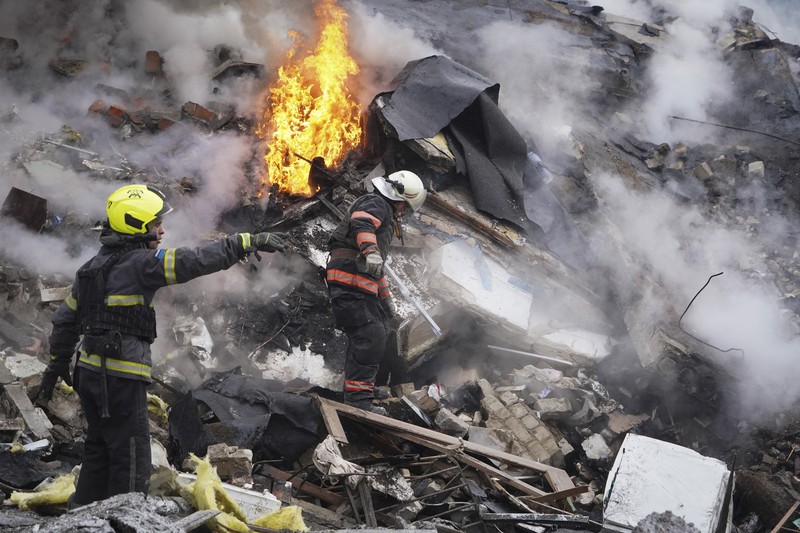 Suasana Moscow di serang drone (REUTERS/MAXIM SHEMETOV) Suasana Moscow di serang drone (REUTERS/MAXIM SHEMETOV)