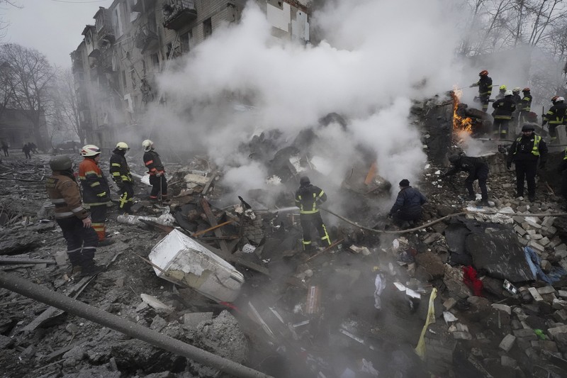 Rudal Rusia menargetkan dua kota terbesar di Ukraina pada Selasa pagi, Selasa (23/1/2024). (AP Photo/Andrii Marienko) Rudal Rusia menargetkan dua kota terbesar di Ukraina pada Selasa pagi, Selasa (23/1/2024). (AP Photo/Andrii Marienko)