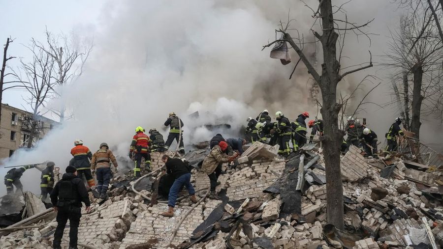 Rudal Rusia menargetkan dua kota terbesar di Ukraina pada Selasa pagi, Selasa (23/1/2024). (REUTERS/Vyacheslav Madiyevskyy) Rudal Rusia menargetkan dua kota terbesar di Ukraina pada Selasa pagi, Selasa (23/1/2024). (REUTERS/Vyacheslav Madiyevskyy)