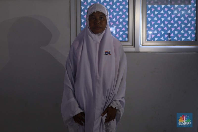 Warga beraktivitas di Kampung Susun Bayam (KSB), Jakarta Utara, Selasa (23/1/2024). (CNBC Indonesia/Faisal Rahman)