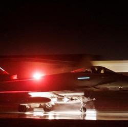 Potret Jet-Jet Tempur AS-Inggris Lancarkan Serangan Baru ke Houthi