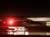 Potret Jet-Jet Tempur AS-Inggris Lancarkan Serangan Baru ke Houthi